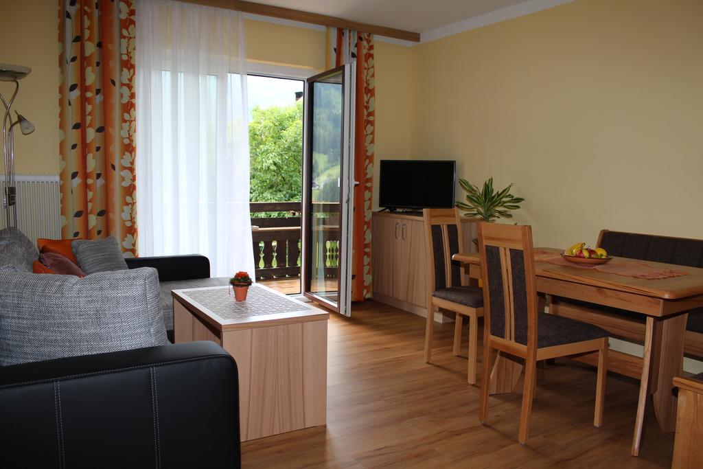 Pension & Ferienwohnung Sonnleiten Gnesau Pokoj fotografie