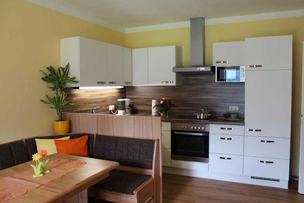 Pension & Ferienwohnung Sonnleiten Gnesau Pokoj fotografie